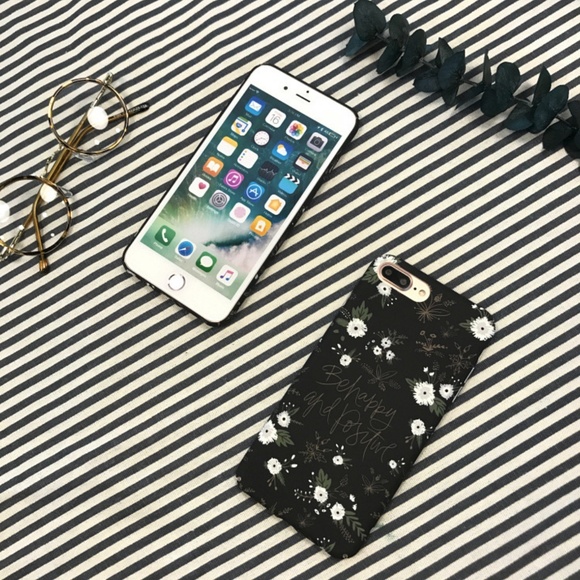 NEW iPhone 7/8 White Flower Case - Picture 4 of 4